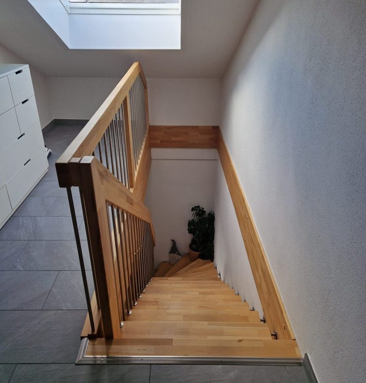 Treppe zum DG