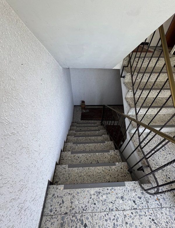 Treppe zum Kellergeschoss