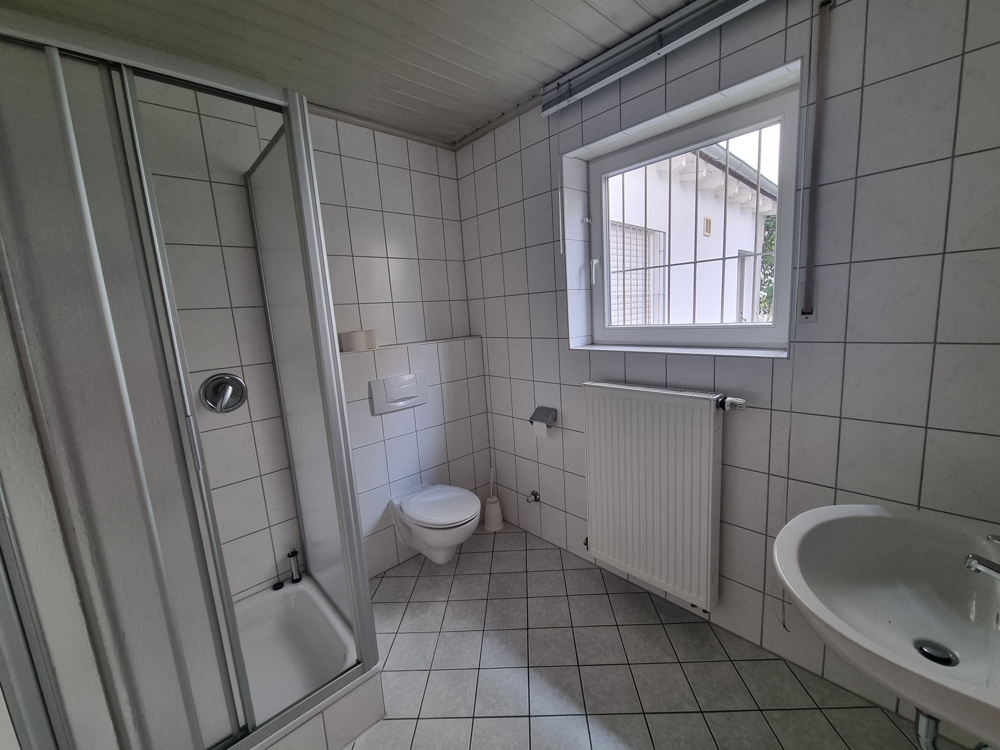 Tageslichtbad mit Dusche