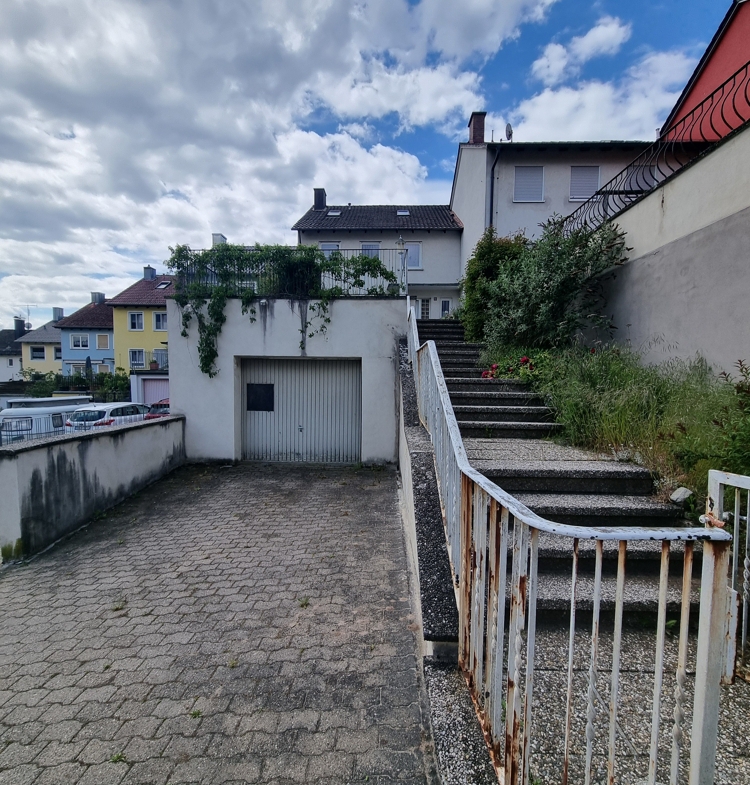 Zugang mit Garage