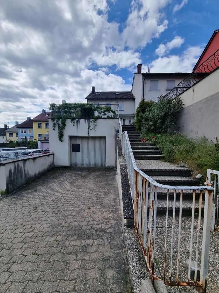 Zugang mit Garage