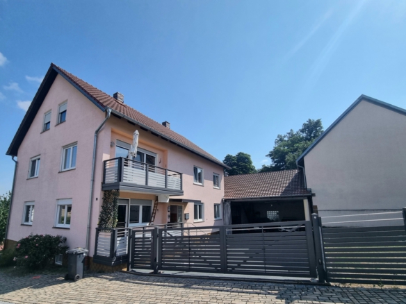 Straßenansicht