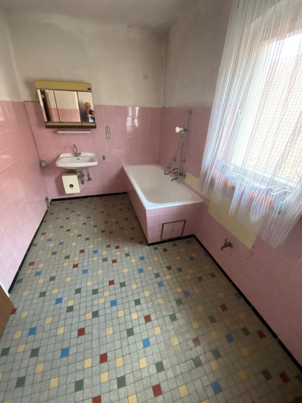 Wannenbad OG Wannenbad OG